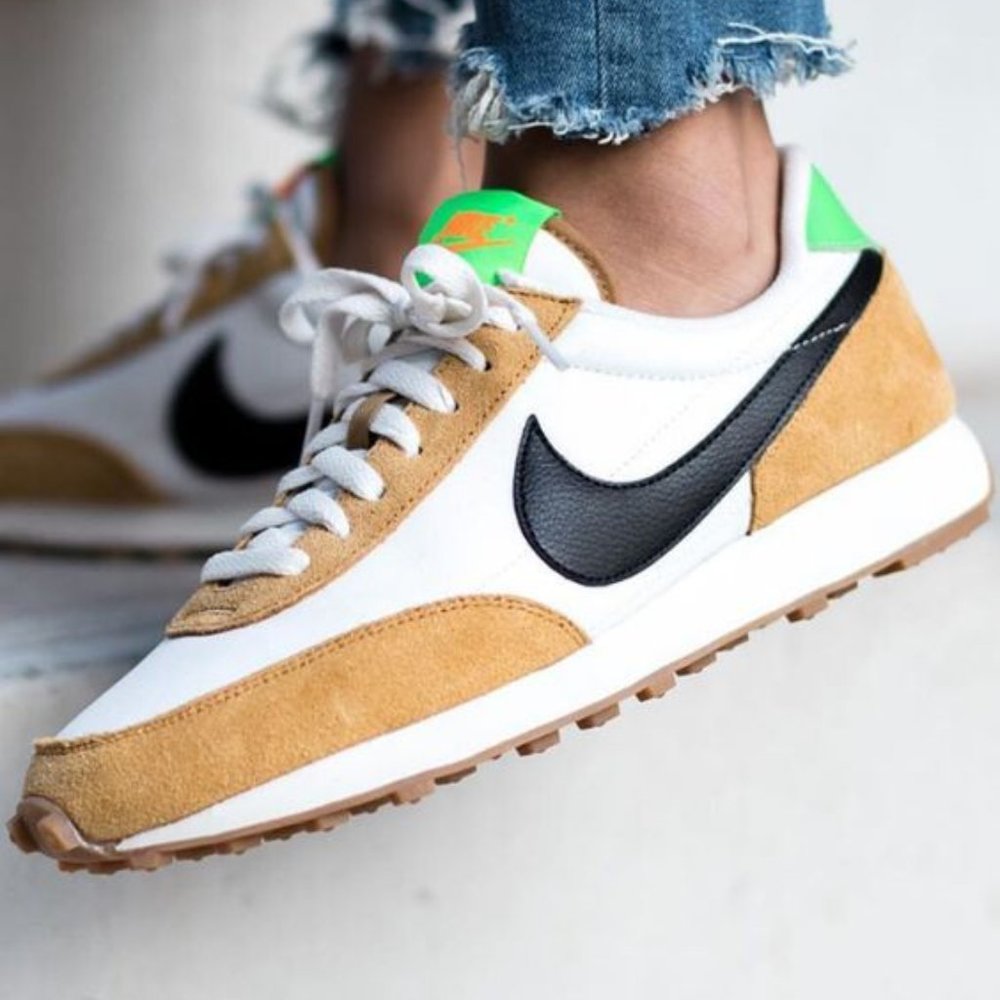 Nike Daybreak Wheat Black Sneaker